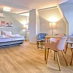 Bank House Xl 404 - Griwa Rent شقة *